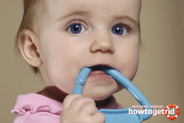Hogyan lehet megérteni, hogy a fogak kivágásra kerültek a babában?