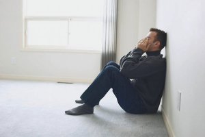 Kuinka auttaa miestä pääsemään masennuksesta