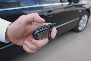 Kuinka sammuttaa hälytys autossa ilman avainnipua