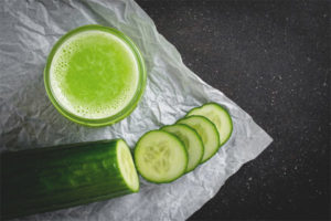Komkommersap maken voor de winter