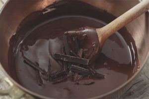 Melk maken van pure chocolade